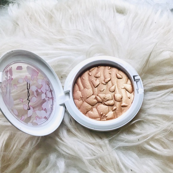 NEW MAC Spring Bling Highlight Powder - Picture 3 of 6